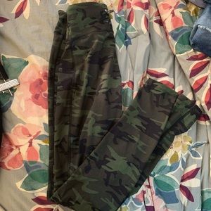 Camo leggings